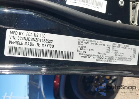 2024 Jeep Compass Latitude 4X4 z USA, uszkodzony, nr VIN 3C4NJDBN2RT158522